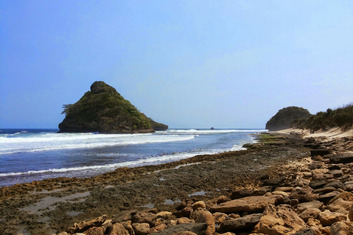 Postcard From Pantai Goa Cina – NOE Traveler